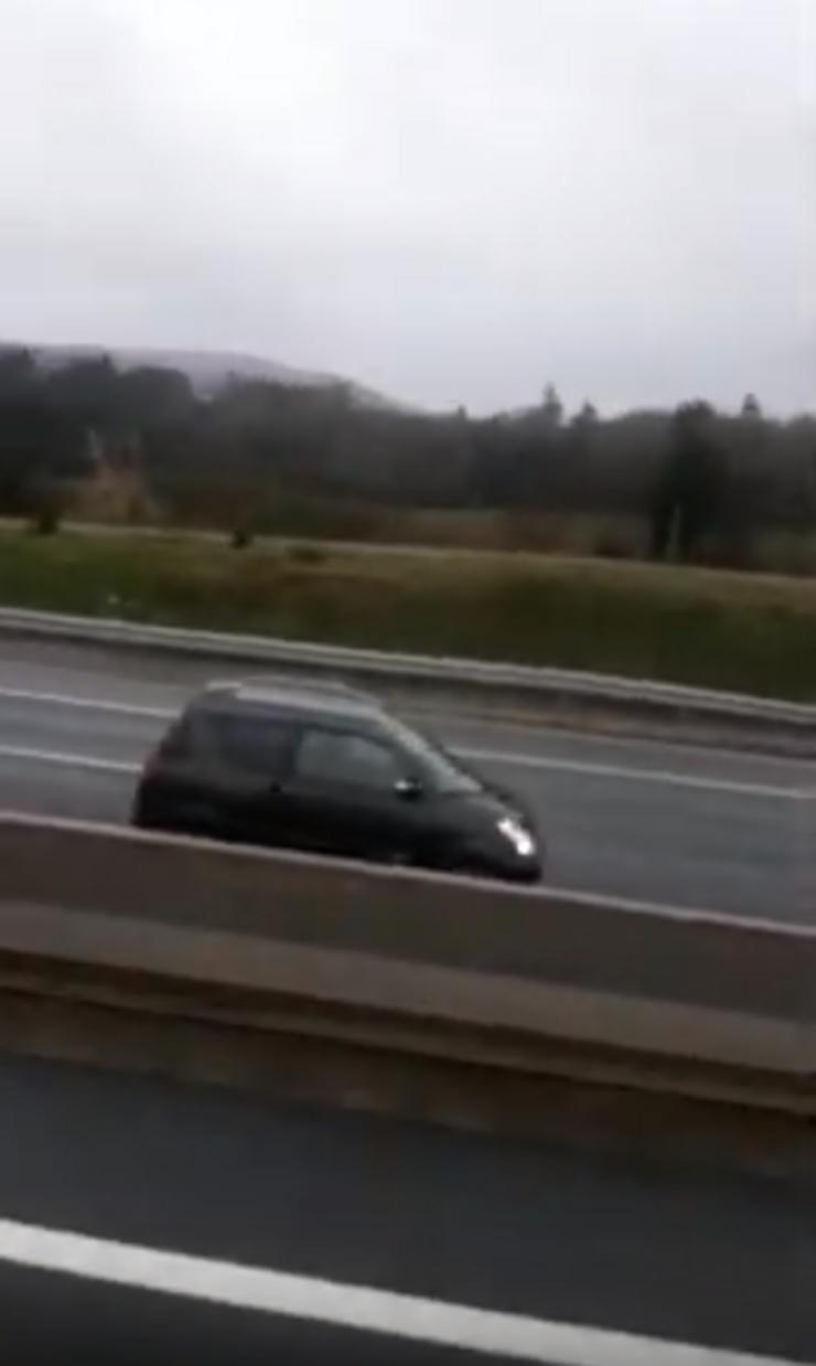 Coche kamikaze en sentido contrario nunha autoestrada / remitida