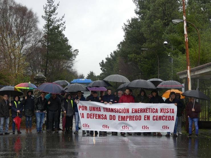 Protesta da CIG ante a central térmica de Meirama. CIG / Europa Press
