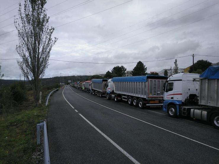Camioneiros saen rumbo a Madrid para asistir á protesta en defensa da central térmica de Endesa, nas Pontes. EUROPA PRESS - Arquivo / Europa Press