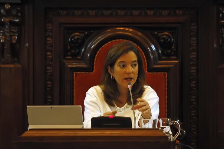 A alcaldesa Inés Rey, durante o pleno municipal 