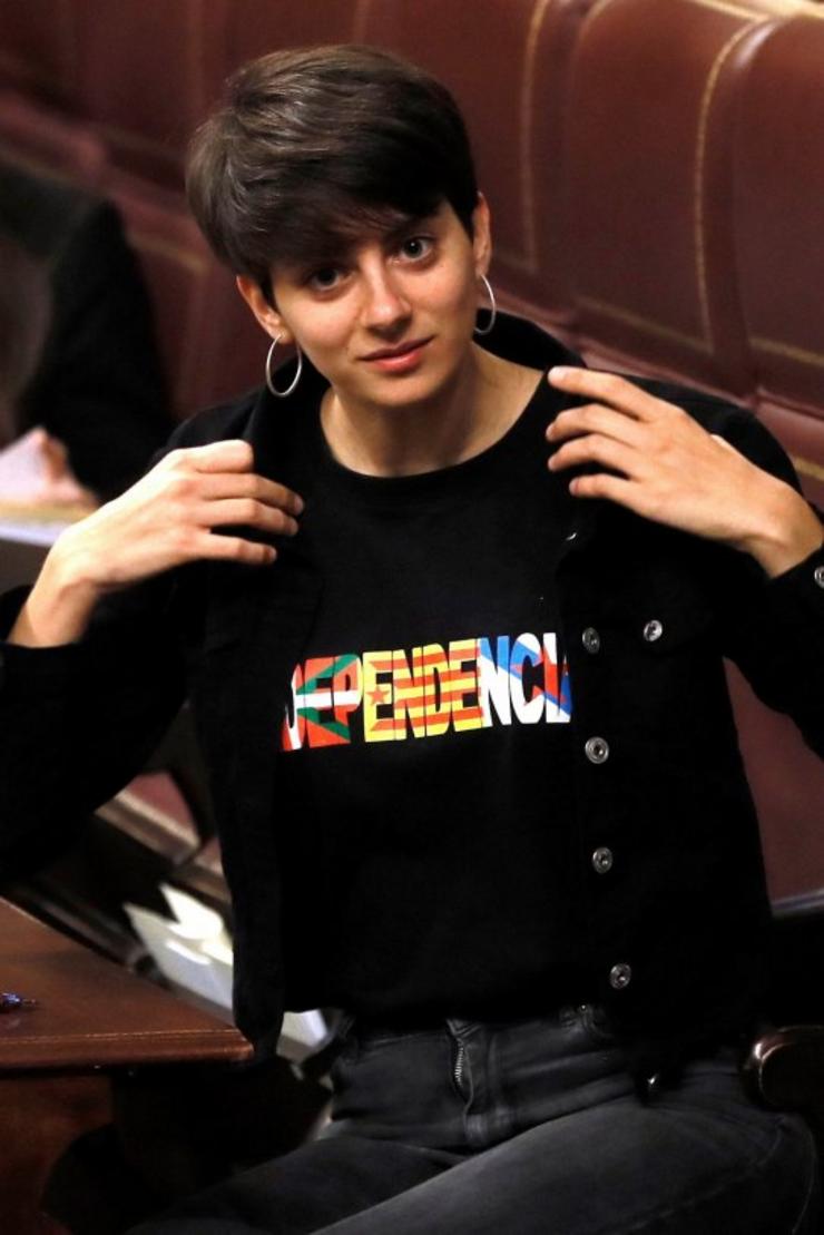 Marta Rosique, deputada de ERC, cunha camisola coa verba 'independencia' 