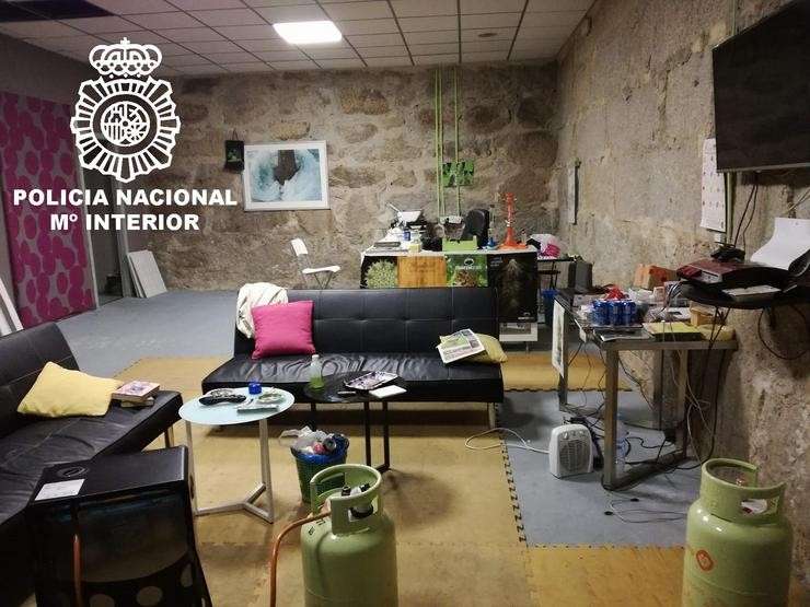 Detido un home que rexentaba un local para fumar marihuana en Ourense.. POLICÍA NACIONAL 