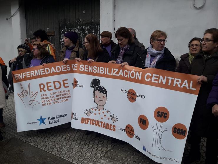 Protesta de enfermos de fibromialxia fronte ao Parlamento de Galicia 