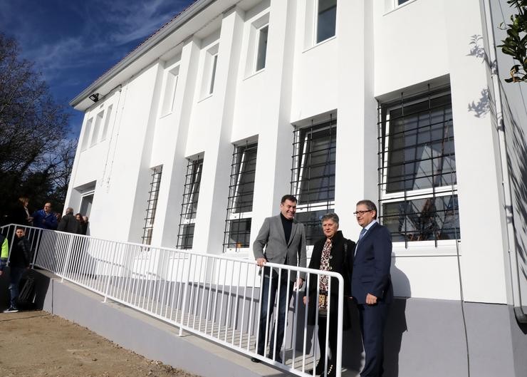 Román Rodríguez inaugura un centro sociocultural en Dodro. XUNTA / Europa Press
