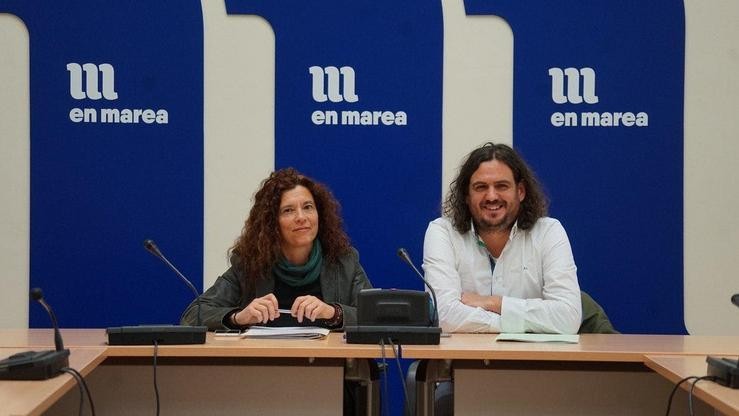 Os deputados de En Marea Julia Torregrosa e Antón Sánchez en rolda de prensa. EN MAREA 