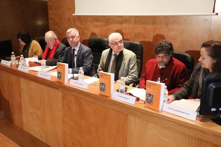 Valentín García, e o presidente da Real Academia Galega, Víctor F. Freixanes, pa. XUNTA 