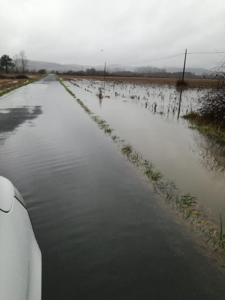 Estrada da Deputación de Lugo afectada por inundacións en Pobra do Brollón. DEPUTACIÓN DE LUGO / Europa Press