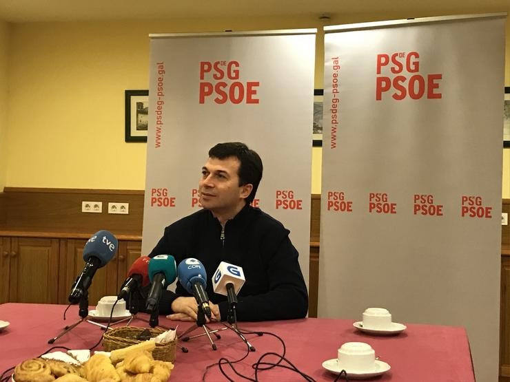 O secretario xeral do PSDEG, Gonzalo Caballero, nunha rolda de prensa / Europa Press