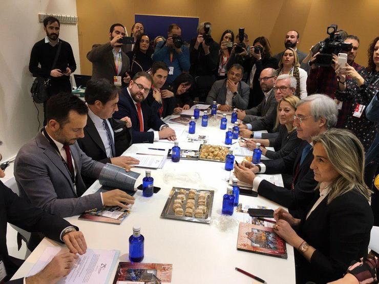Os 15 alcaldes do Grupo de Cidades Patrimonio da Humanidade de España se re. CONCELLO DE SANTIAGO DE COMPOSTELA 