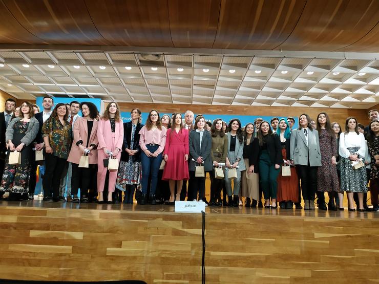 Universitarias galardoadas co premio Fin de Carreira 