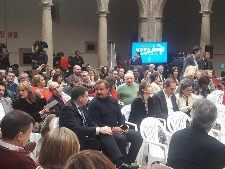 Javier Guerra reaparece no acto de aniversario da vitoria de Feijóo e Cs 