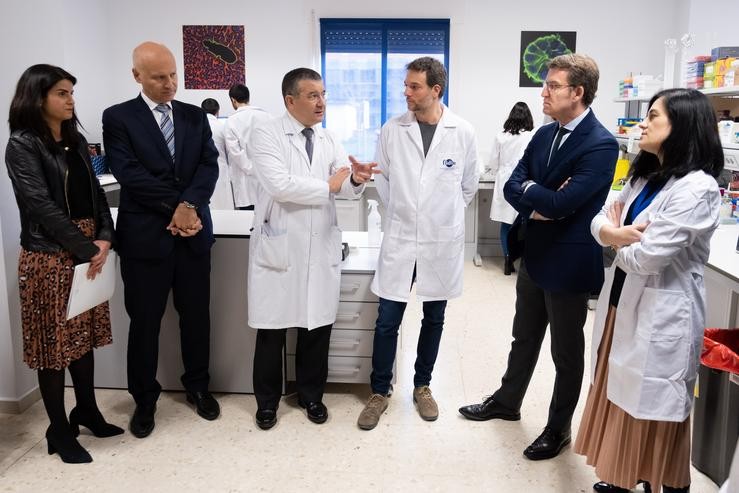 O CHUS e a farmacéutica Roche renovan ata 2021 o seu convenio de investigación. XUNTA / Europa Press