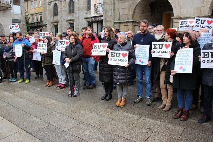 Corte De Voz + Foto Concentración Queremos Galego Diante Do Concello De Lugo Bng. CONCELLO DE LUGO / Europa Press