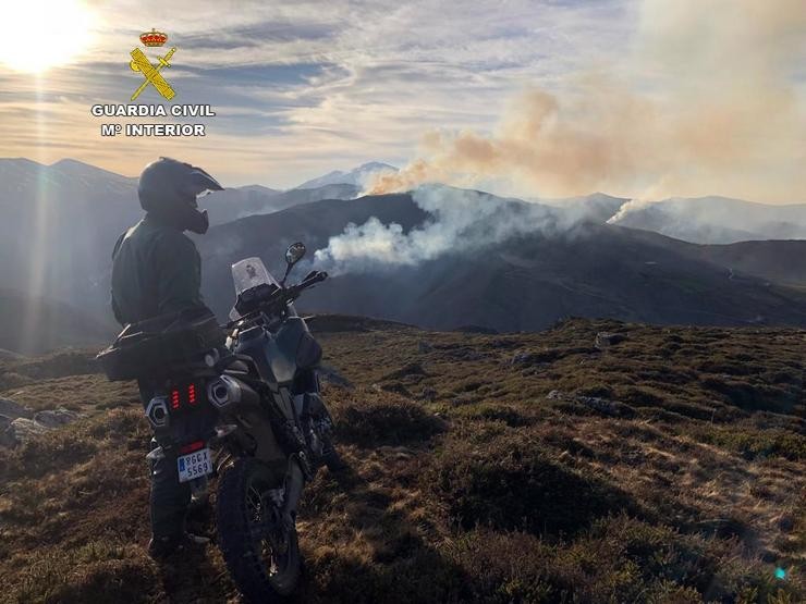 Un axente do SEPRONA en labores de vixilancia de incendios forestais. GARDA CIVIL - Arquivo