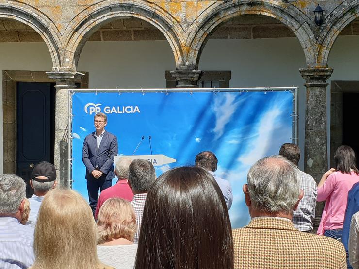 Mitin en Vimianzo (A Coruña) do presidente do PP de Galicia, Alberto Núñez Feijóo 