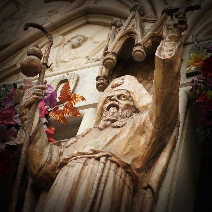 Escultura do Apóstolo Santiago na catedral de Santiago de Guayaquil 
