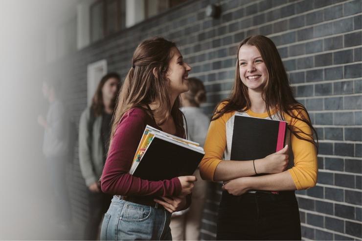 Mulleres universitarias. ISTOCK