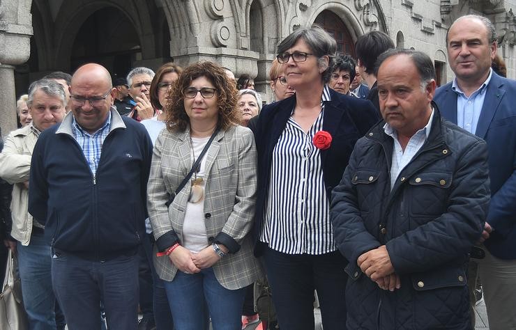 Eva García de la Torre (segunda pola dereita), na concentración de apoio aos Zamoranos tras ser tiroteados / © Miguel Núñez.
