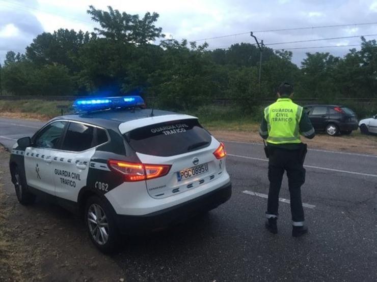 Sorprenden a un condutor de autobús que case triplicaba a taxa de alcoholemia cando trasladaba a unha orquestra en Sill. GARDA CIVIL 