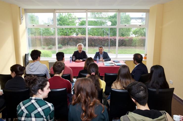 Xulio Ferreiro nunha charla con estudantes de Dereito /  MAREA ATLÁNTICA / Europa Press