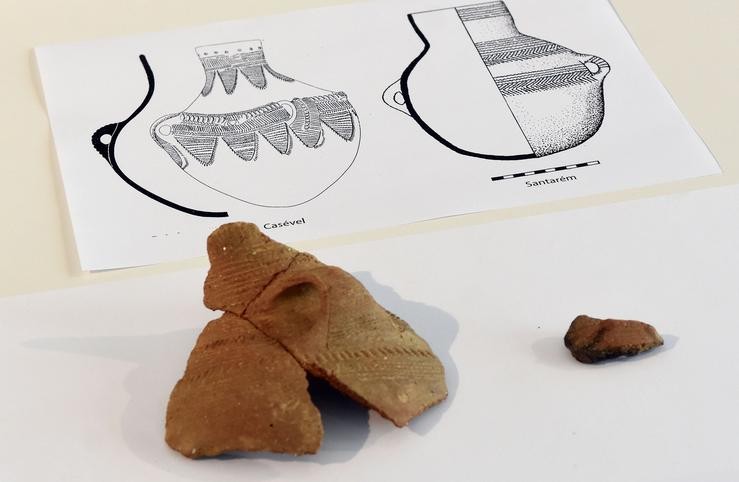 Cerámica do Neolítico inicial atopada en Cova Eirós / USC