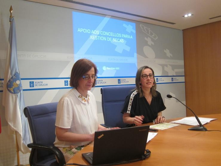 A responsable de Augas de Galicia, Teresa Gutiérrez, e a conselleira de Infraestruturas, Ethel Vázquez, na presentación de axudas contra a seca 