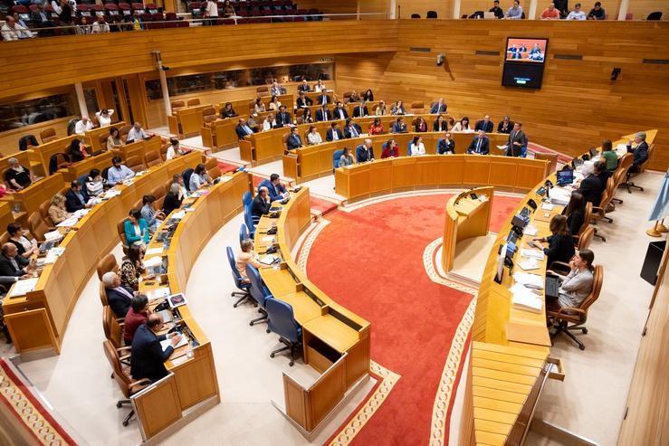 Pleno do Parlamento de Galicia durante a sesión de control ao presidente da Xunta, Alberto Núñez Feijóo 