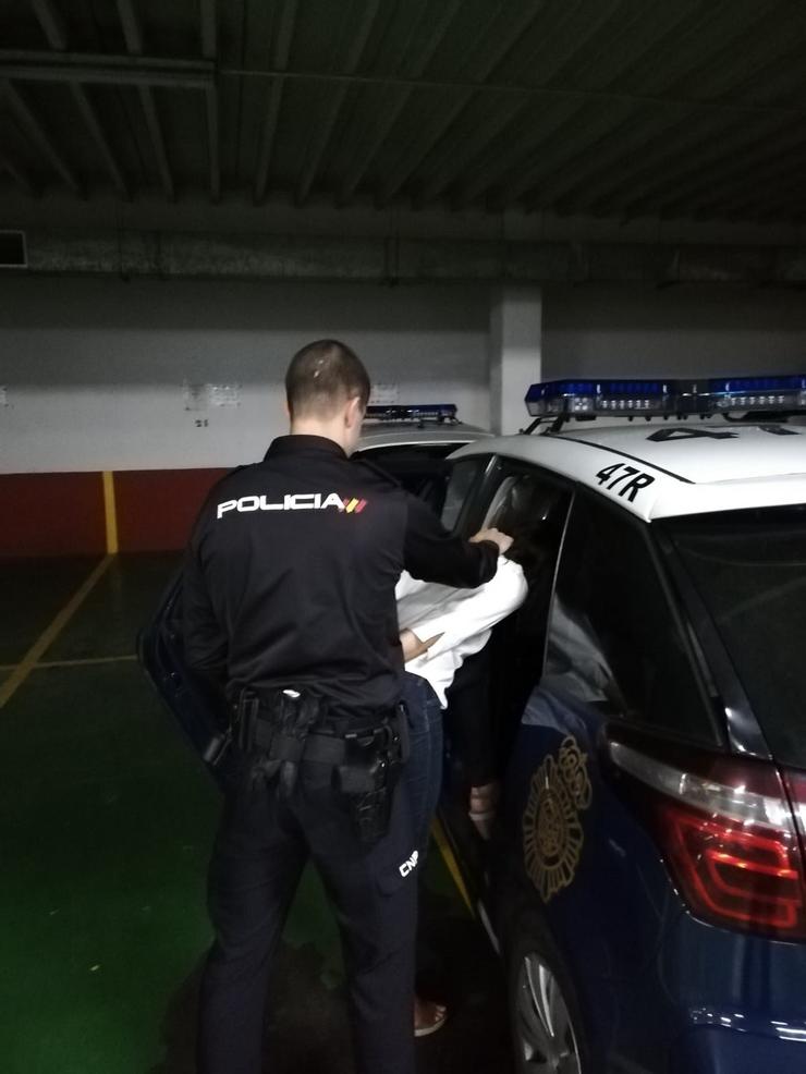 Unha detención efectuada pola Policía Nacional. POLICÍA NACIONAL