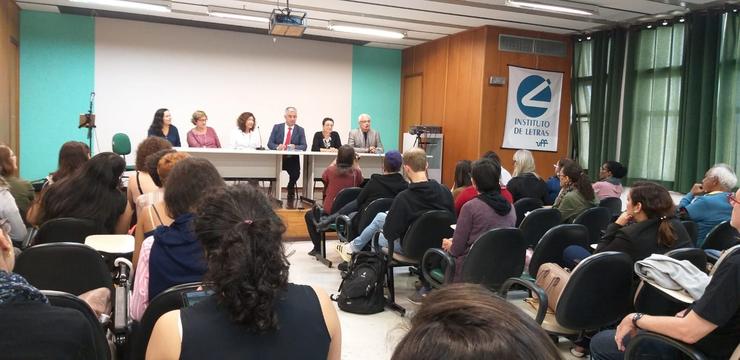 A RAG reivindica o portugués nas escolas galegas, nun seminario internacional da Universidade Federal Fluminense, en Brasil 