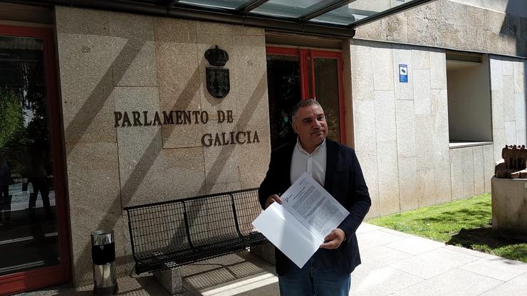 O secretario de Organización de Cidadáns Galicia, Laureano Bermejo, ante o Parlamento de Galicia. CIDADÁNS 