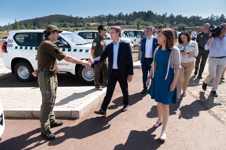 O presidente da Xunta participa no acto de entrega dos novos vehículos a axentes ambientais / Europa Press