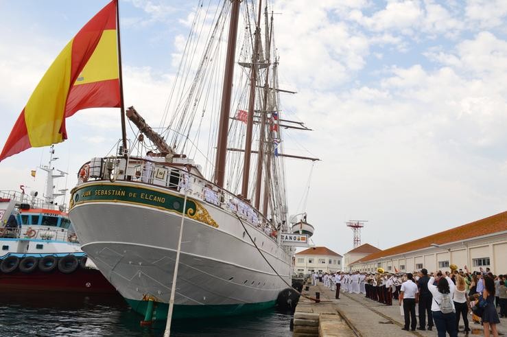 O buque-escola Juan Sebastián O Cano na súa chegada a Marín (Pontevedra) para a entrega de Reais Despachos no seu 91º cruceiro de instrución. 