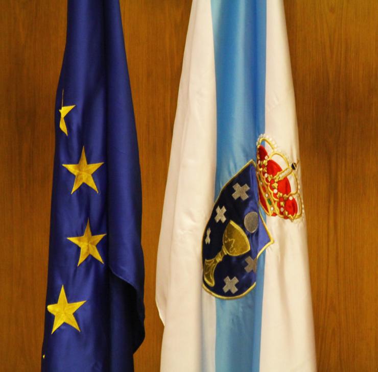 Bandeira de Galicia e da UE / Xunta