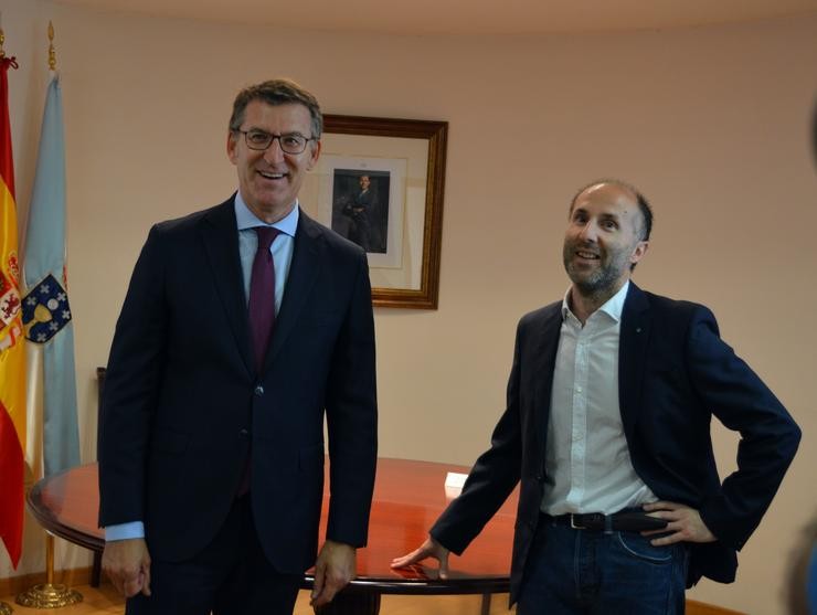 O presidente da Xunta, Alberto Núñez Feijóo, e o alcalde de Ourense, Gonzalo Pérez Jácome, tras a reunión na cidade das Burgas 