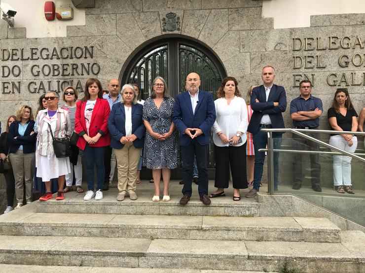 O delegado do Goberno en Galicia, Javier Losada, encabeza un minuto de silencio en repulsa do crime machista de Vilalba. DELEGACIÓN DO GOBERNO EN GALICIA 