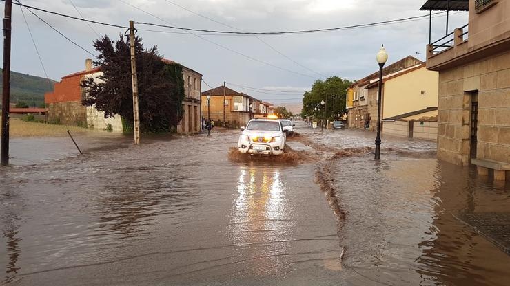 Danos causados por choivas e granizadas na provincia de Ourense.. GARDA CIVIL 