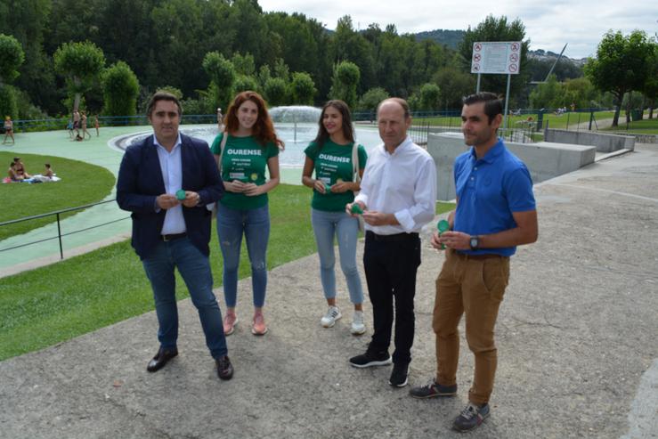 O Concello de Ourense inicia unha campaña de reciclaxe ambiental coa repartición de 5.000 conos para recoller residuos. 