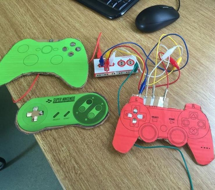 A Xunta organiza talleres de robótica, pilotaxe de drones e creación de videoxogos dentro do programa TechKids. XUNTA