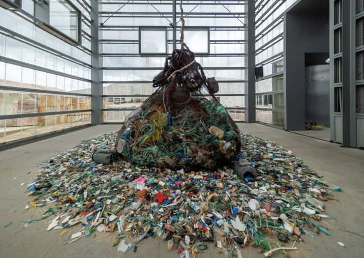 Intervención artística 'Plástico a mareas' na Cidade da Cultura 