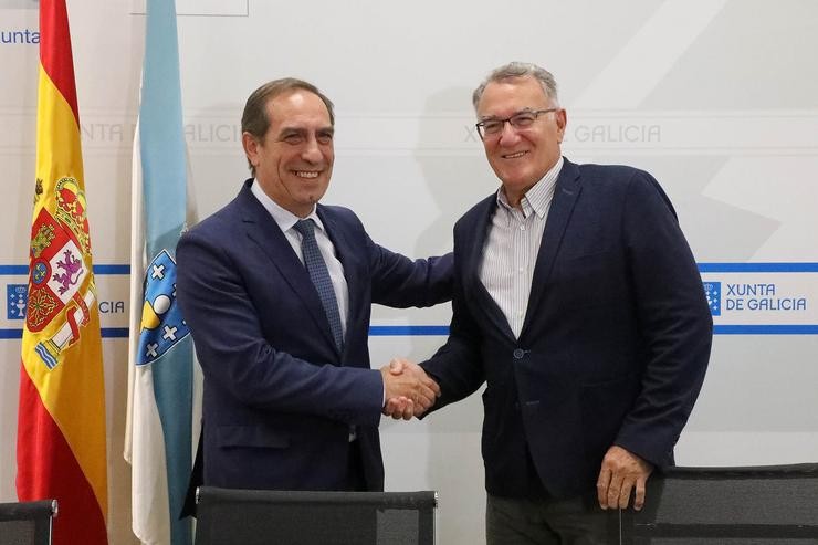 O conselleiro de Facenda co presidente da Fegamp. XUNTA 