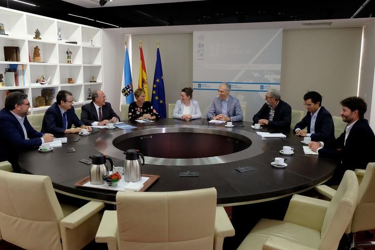 Reunión do conselleiro de Economía, Francisco Conde, e da directora de Turismo de Galicia, Nava Castro, con axentes do sector para presentarlles o proxecto de Lei re regulación do aproveitamente lúdico dás augas termais.. XUNTA / Europa Press