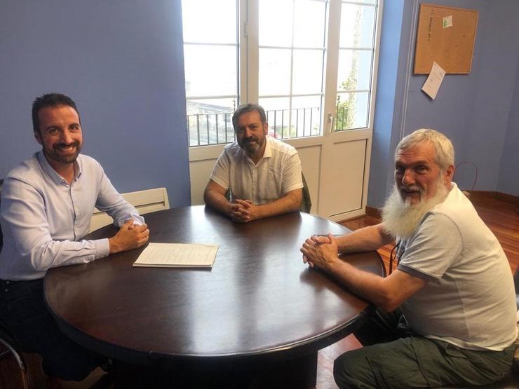 O alcalde de Mazaricos reúnese con Luís Bará e Xosé Luís Rivas, 