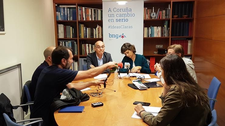 Os concelleiros Francisco Jorquera e Avia Veira informan sobre a súa proposta en materia de mobilidade   BNG 
