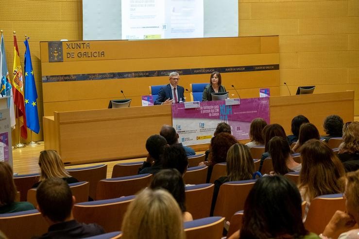 Inauguración das xornadas de formación para CIM en materia LGTB. XUNTA 