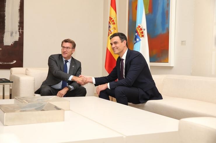 Feijóo e Pedro Sánchez na Moncloa.