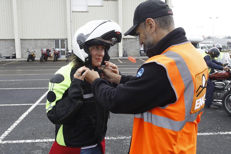 A conselleira de Infraestruturas e Mobilidade, Ethel Vázquez, visita uns cursos de condución segura de motocicletas 