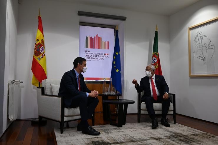 O presidente do Goberno español, Pedro Sánchez, e o primeiro ministro de Portugal, Antonio Costa 
