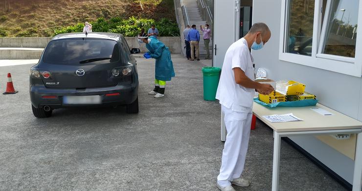 Punto COVID AUTO no Hospital Álvaro Cunqueiro de Vigo 