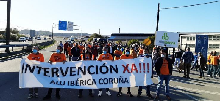 Protesta do comité de empresa de Alu Ibérica na Coruña o xoves 15 de outubro. REMITIDA (COMITÉ DE EMPRESA) / Europa Press