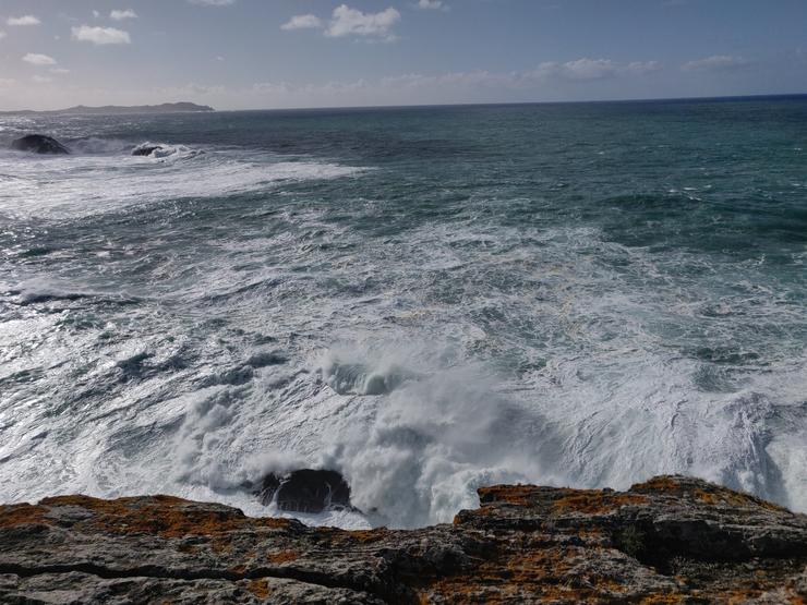 Temporal na costa galega por forte ondada e vento. ELISA PIÑÓN - EUROPA PRESS - Arquivo